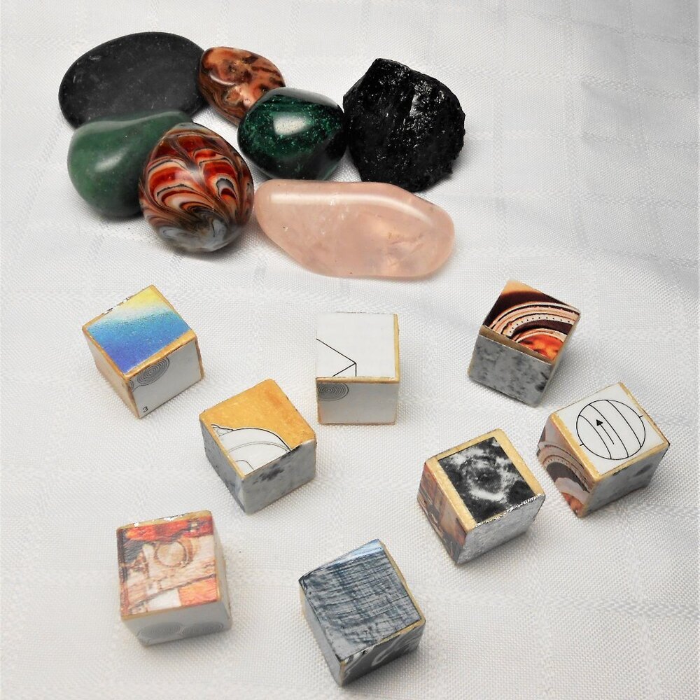 No.7  Mini 10-sided puzzle with 8 collages pieces